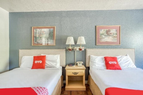 OYO Hotel Baton Rouge Mid City image 13