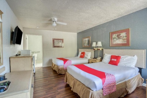 OYO Hotel Baton Rouge Mid City image 15