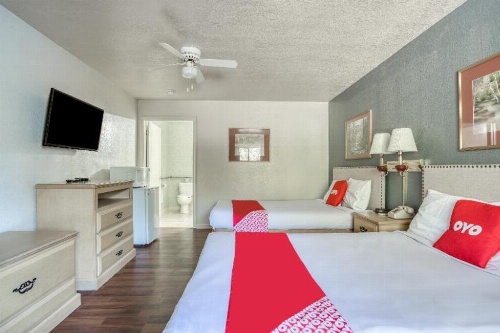 OYO Hotel Baton Rouge Mid City image 16