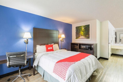 OYO Hotel Baton Rouge Mid City image 20