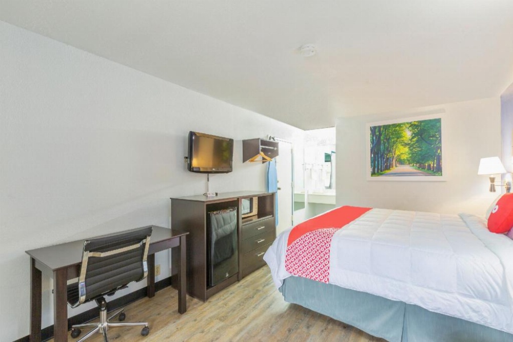 OYO Hotel Baton Rouge Mid City Main image