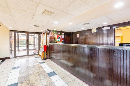 OYO Hotel Baton Rouge Mid City image 38