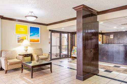 OYO Hotel Baton Rouge Mid City image 39