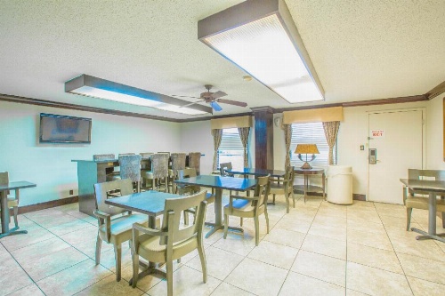 OYO Hotel Baton Rouge Mid City image 42