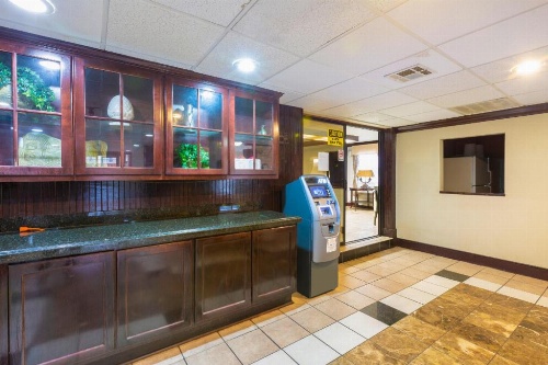 OYO Hotel Baton Rouge Mid City image 46