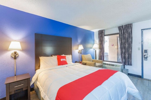 OYO Hotel Baton Rouge Mid City image 6