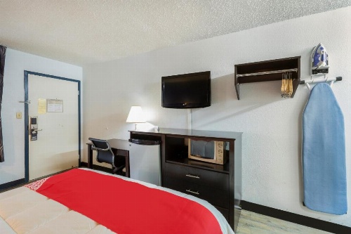 OYO Hotel Baton Rouge Mid City image 8
